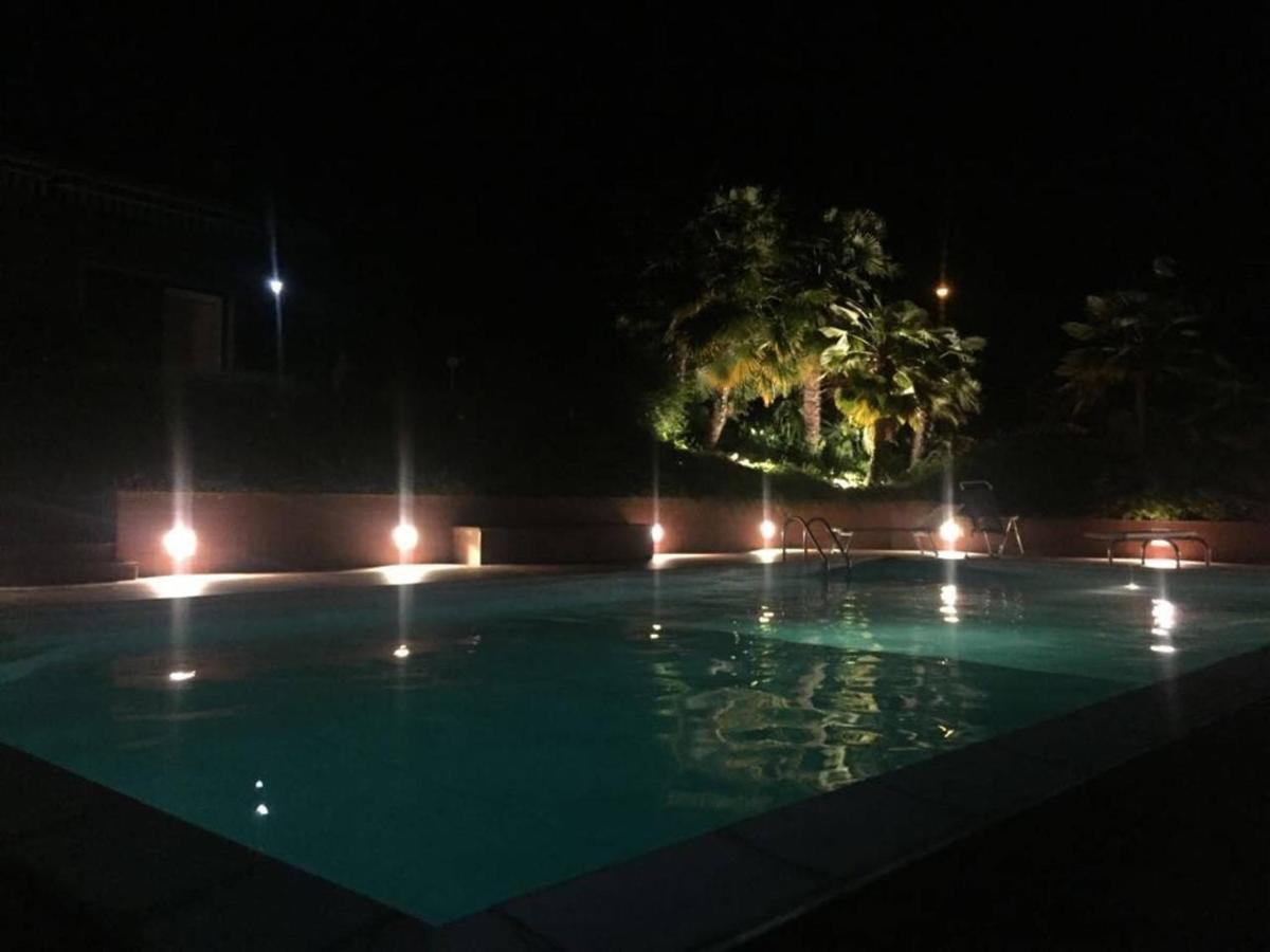 סומה קאמפניה Villa Magnolia Garda Lake מראה חיצוני תמונה