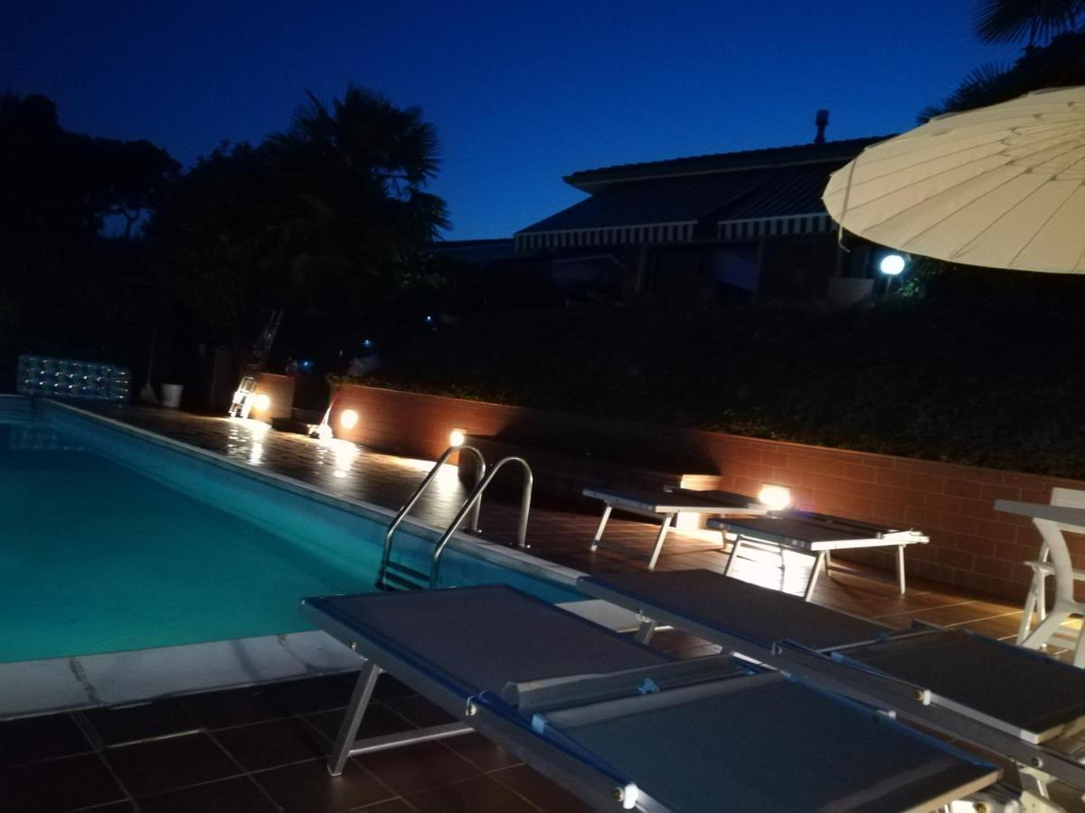 סומה קאמפניה Villa Magnolia Garda Lake מראה חיצוני תמונה