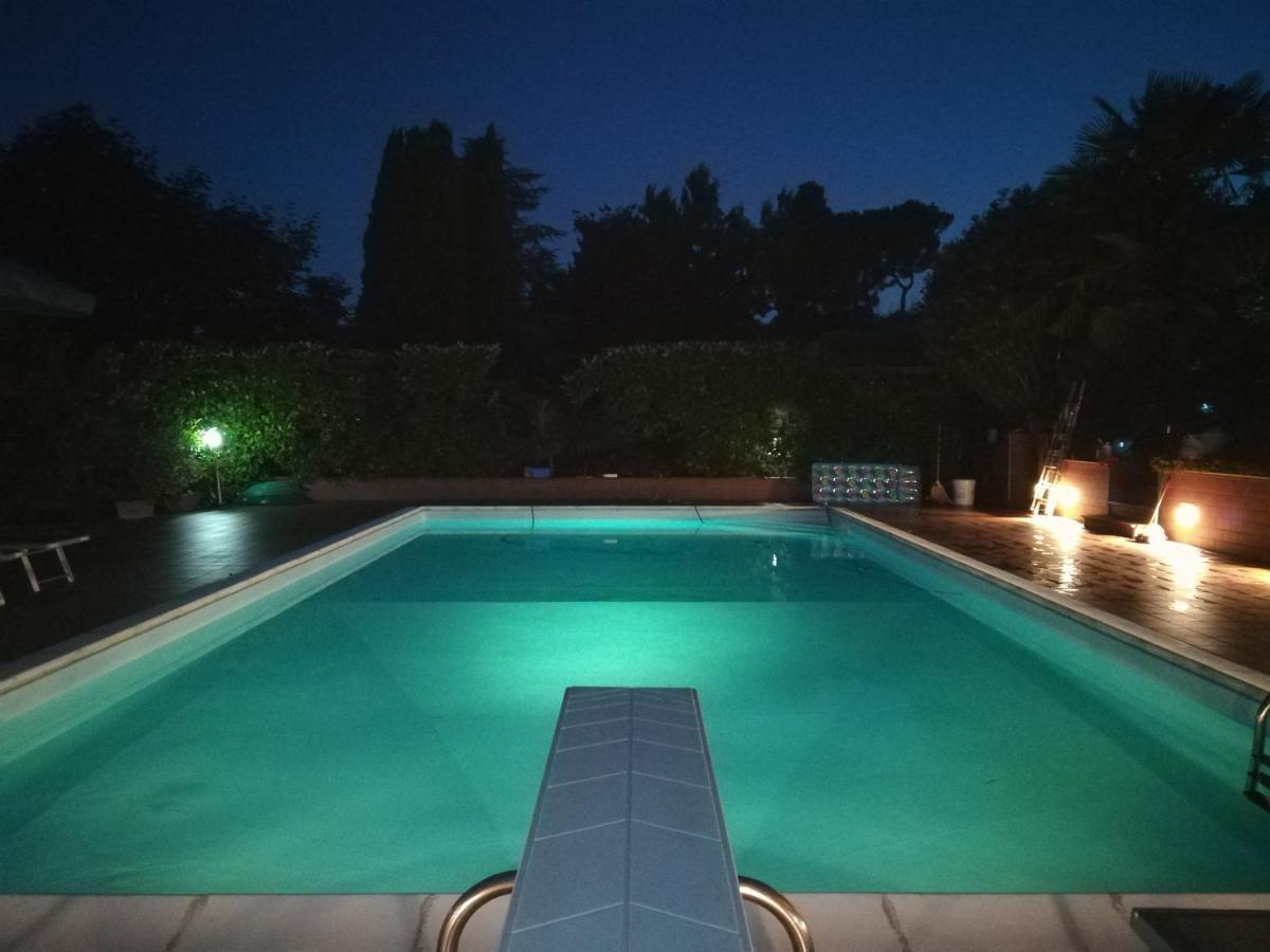 סומה קאמפניה Villa Magnolia Garda Lake מראה חיצוני תמונה