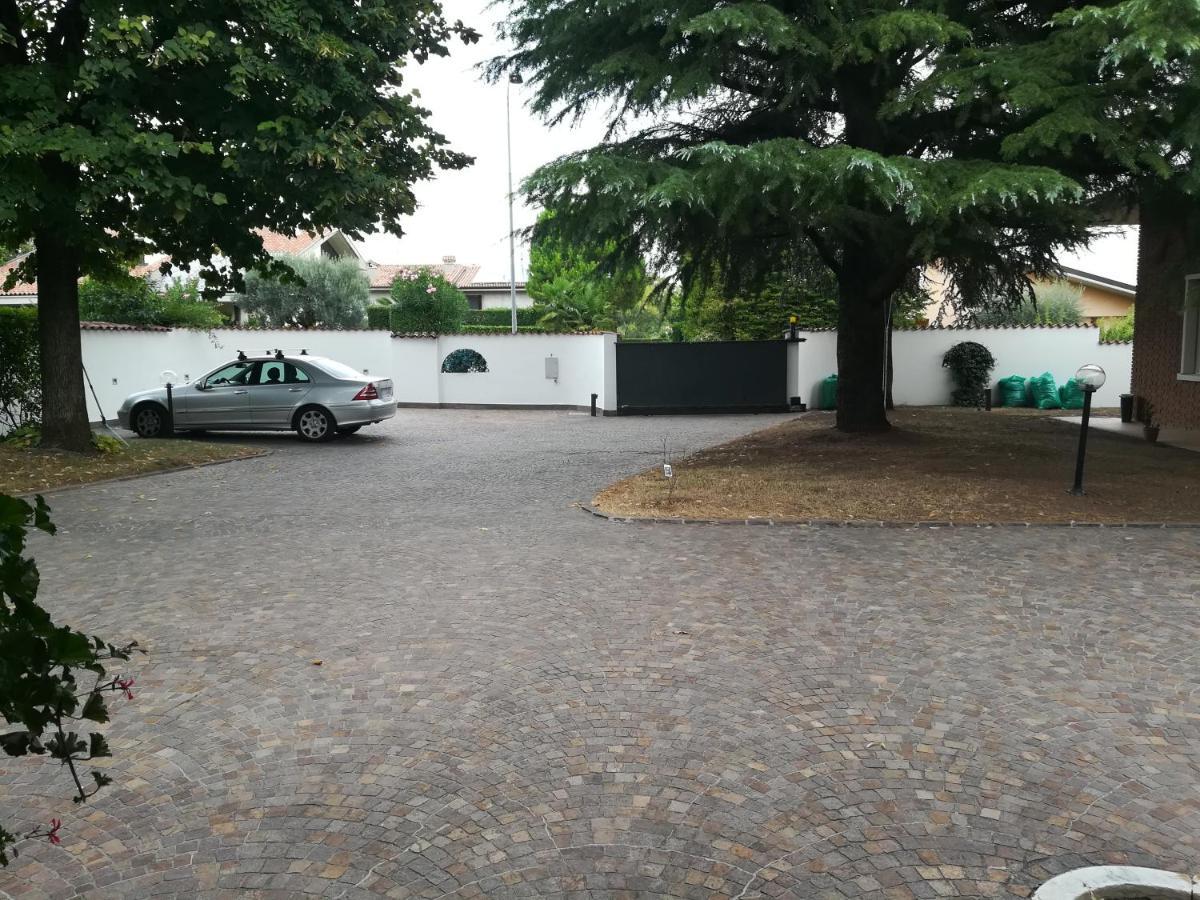 סומה קאמפניה Villa Magnolia Garda Lake מראה חיצוני תמונה