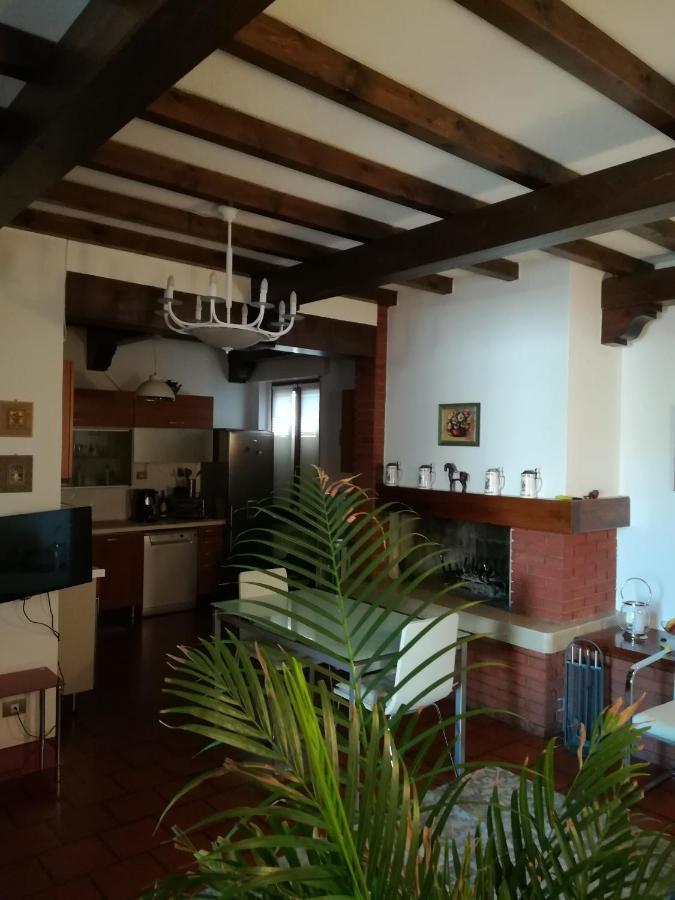 סומה קאמפניה Villa Magnolia Garda Lake מראה חיצוני תמונה