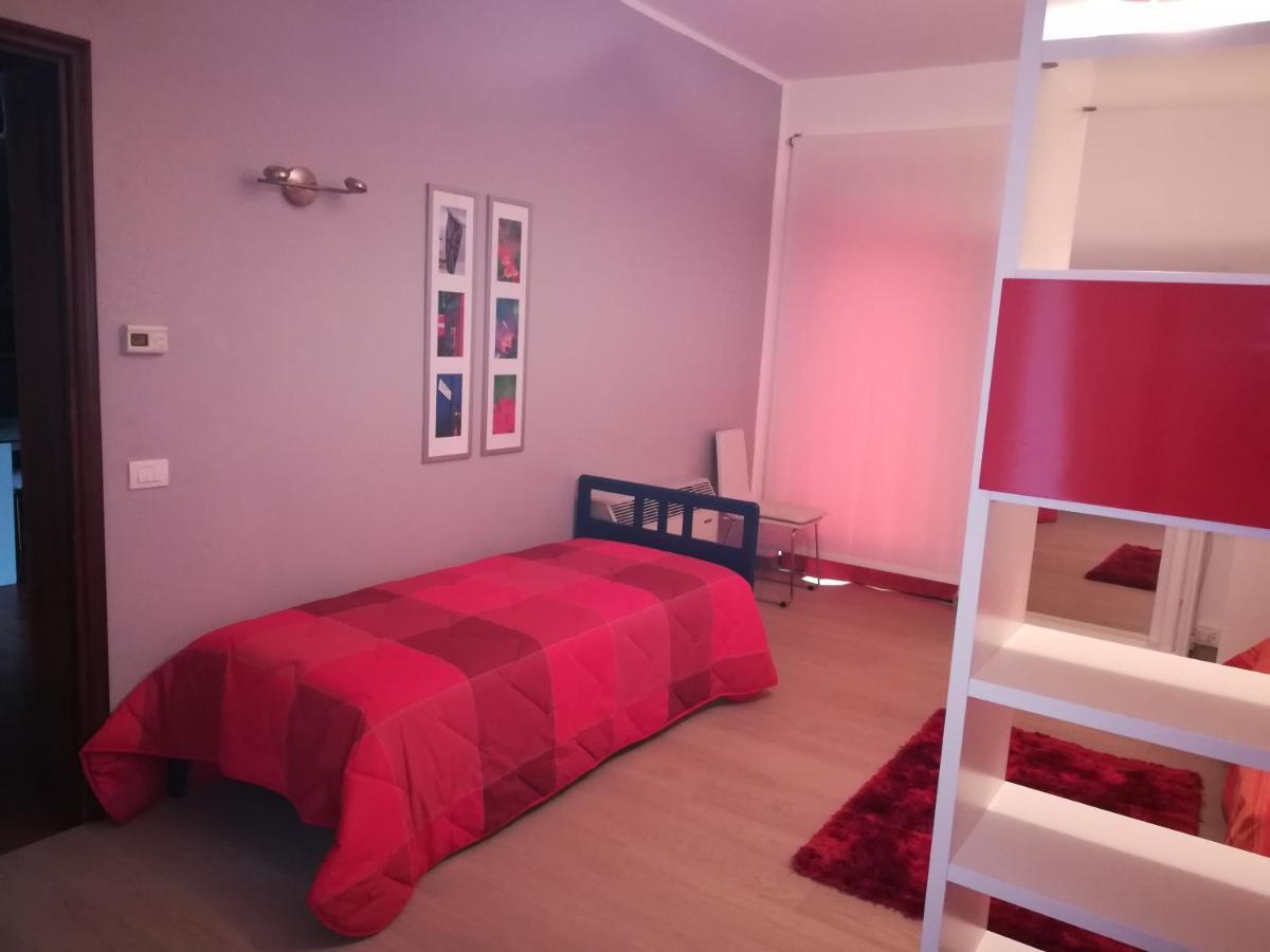 סומה קאמפניה Villa Magnolia Garda Lake מראה חיצוני תמונה