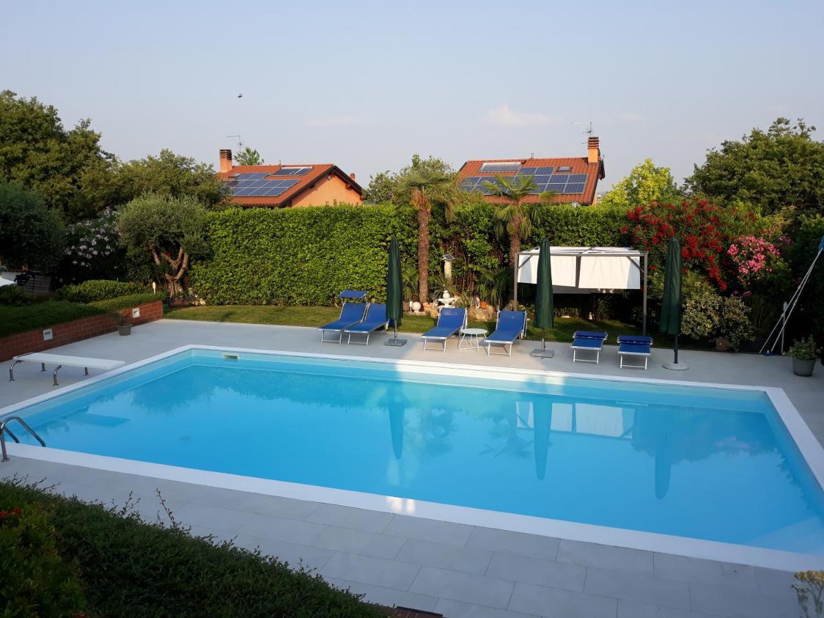 סומה קאמפניה Villa Magnolia Garda Lake חדר תמונה