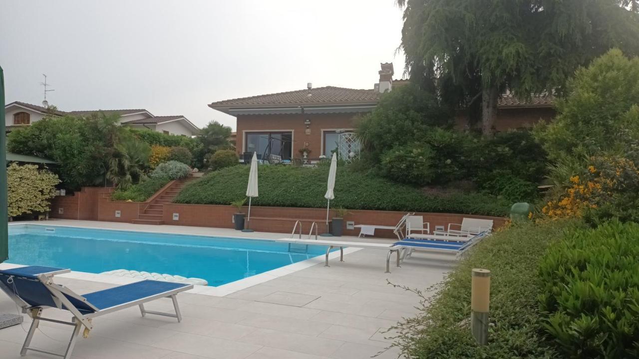 סומה קאמפניה Villa Magnolia Garda Lake מראה חיצוני תמונה